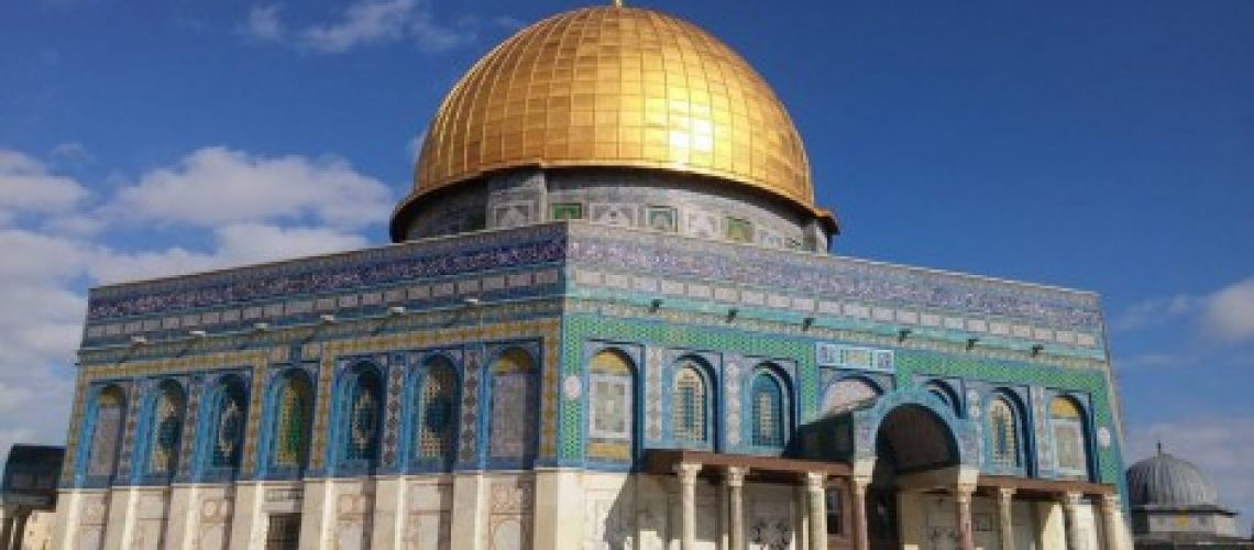 The-Noble-Sanctuary-is-one-of-the-highly-disputed-religious-site-for-both-Jewish-and-Muslim.-470x260